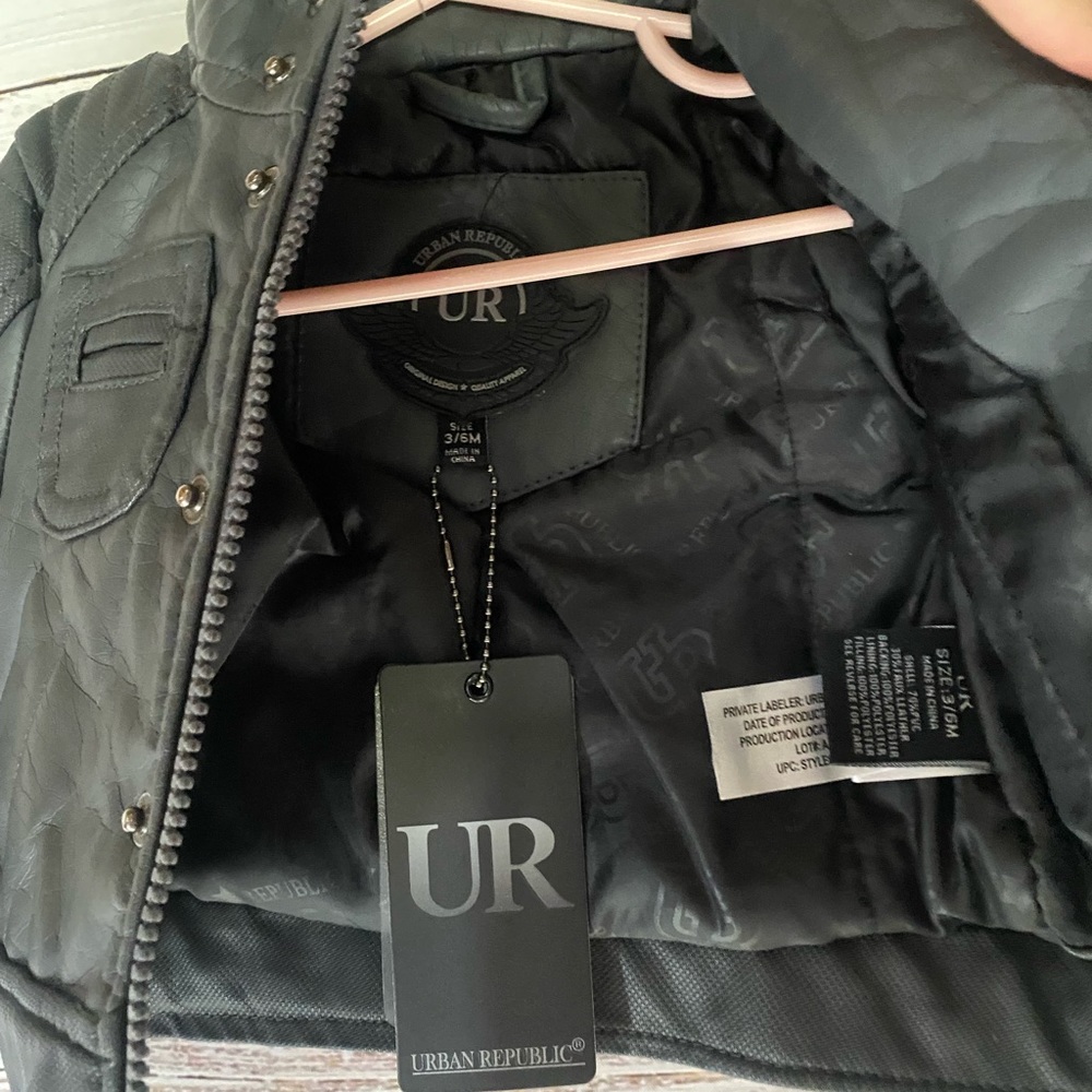 Urban republic baby boy moto leather jacket. Size 3/6M - Picture 6 of 9